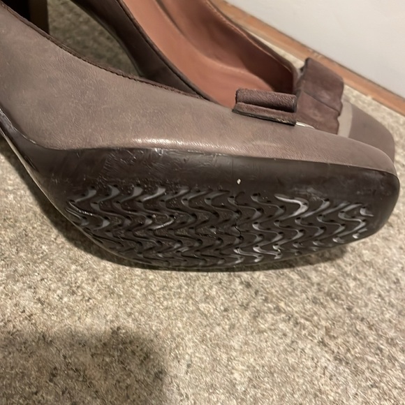 GOEX Heels Women Size8 EU38.5 Taupe Italian Design Medium Heel Insole Square Toe - Picture 10 of 15